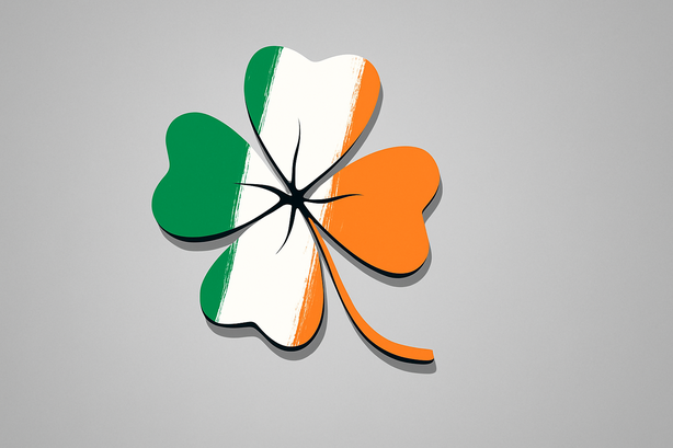 Bandera de Irlanda con forma de trébol